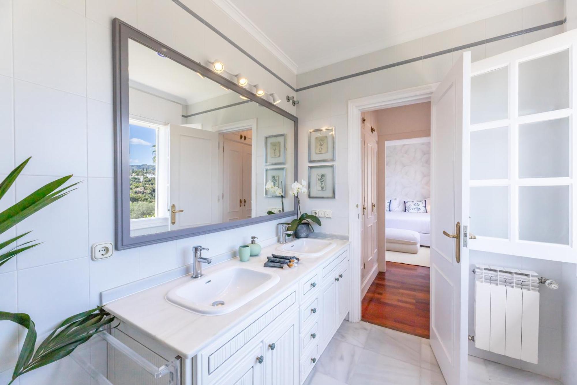 לינה וארוחת בוקר מארבלה Aurora Boutique House - Only Adults מראה חיצוני תמונה